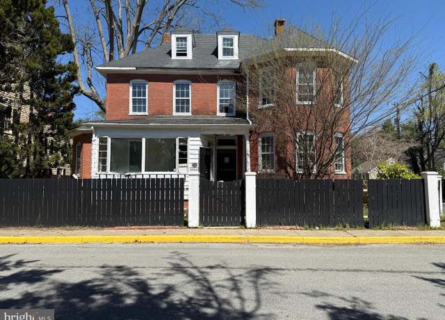 Property at 30560 Washington St, Princess Anne, MD 21853, 4 beds, 2 baths