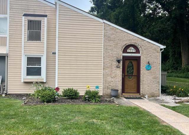 Property at 1525 Kensington Dr, Hagerstown, MD 21742, 2 beds, 2 baths