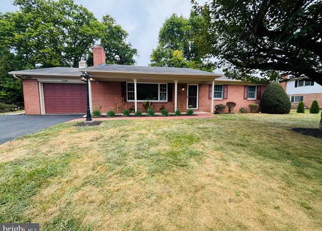 Property at 2008 Maplewood Dr, Hagerstown, MD 21740, 4 beds, 3 baths