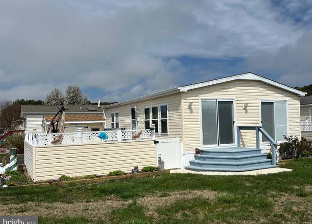 Property at 12205 E Cannonball Dr, Berlin, MD 21811, 2 beds, 1 bath