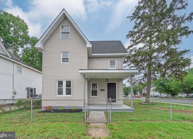 Property at 428 E Oak St, Millville, NJ 08332, 4 beds, 1 bath