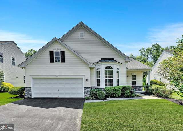 Property at 38 Buckingham Dr, Pennington, NJ 08534, 4 beds, 3.5 baths