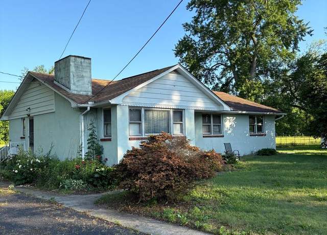 Property at 371 N Hook Rd, Pennsville, NJ 08070, 3 beds, 1.5 baths