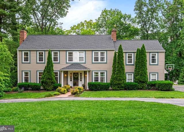 Property at 363 Colket Ln, Wayne, PA 19087, 6 beds, 3.5 baths