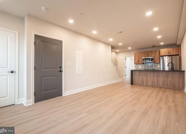 Property at 4094 Conshohocken Ave Unit A4, Philadelphia, PA 19131, 3 beds, 2 baths