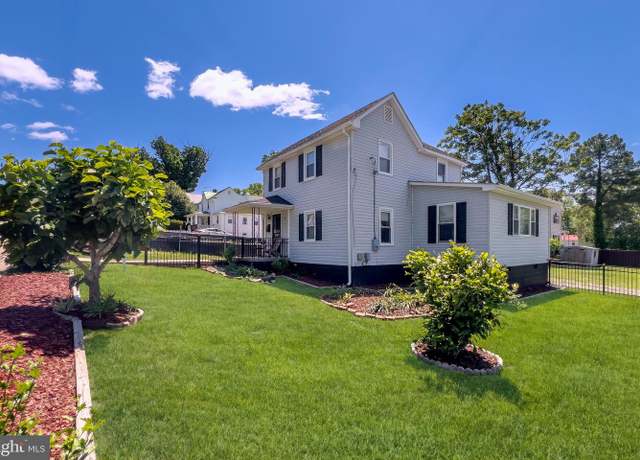 Property at 63 Madison St, Warrenton, VA 20186, 4 beds, 2 baths