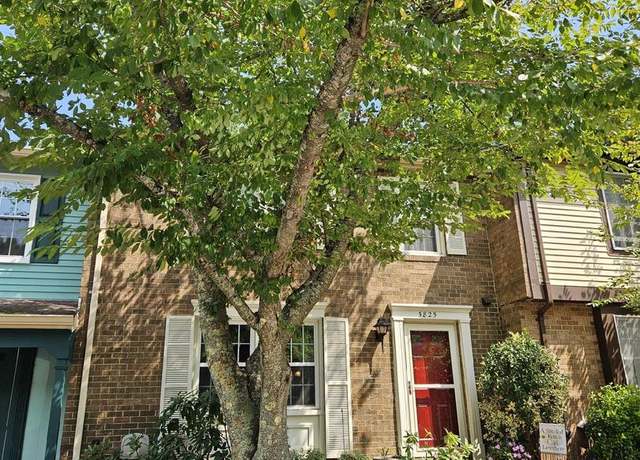 Property at 5825 High Bluff Ct, Burke, VA 22015, 3 beds, 2 baths