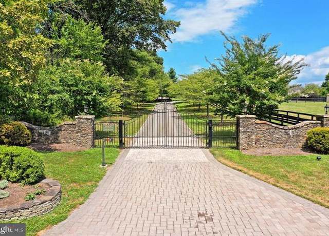 Property at 21440 Belle Grey Ln, Upperville, VA 20184, 3 beds, 3 baths