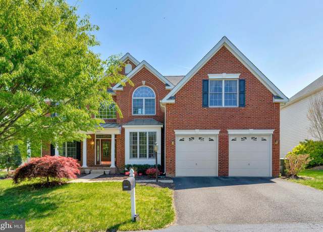 Property at 43185 Quilting Ln, Chantilly, VA 20152, 4 beds, 3.5 baths