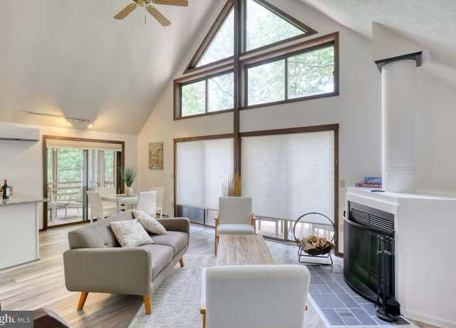 Property at 5 Yvonne Way, Basye, VA 22810, 3 beds, 2 baths