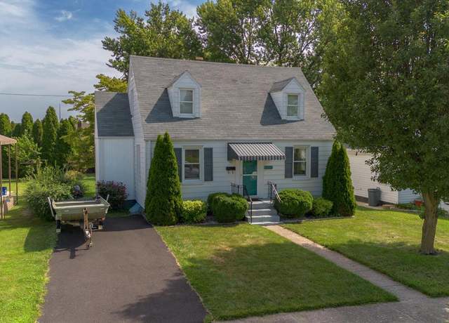 Property at 1024 Columbia Rd, Hagerstown, MD 21742, 2 beds, 2 baths