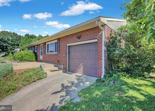 Property at 383 S Turner St, Hamburg, PA 19526, 3 beds, 1.5 baths