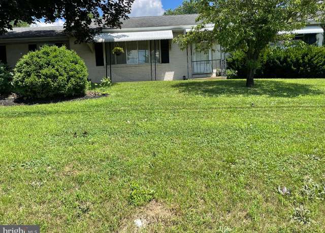 Property at 341 Fairview St, Carlisle, PA 17015, 3 beds, 3 baths