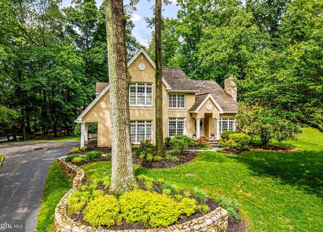 Property at 6 Woodford Ln, Malvern, PA 19355, 5 beds, 3.5 baths