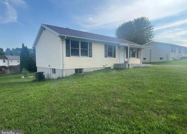 Property at 8774 Oxford Cir, Waynesboro, PA 17268, 3 beds, 1 bath