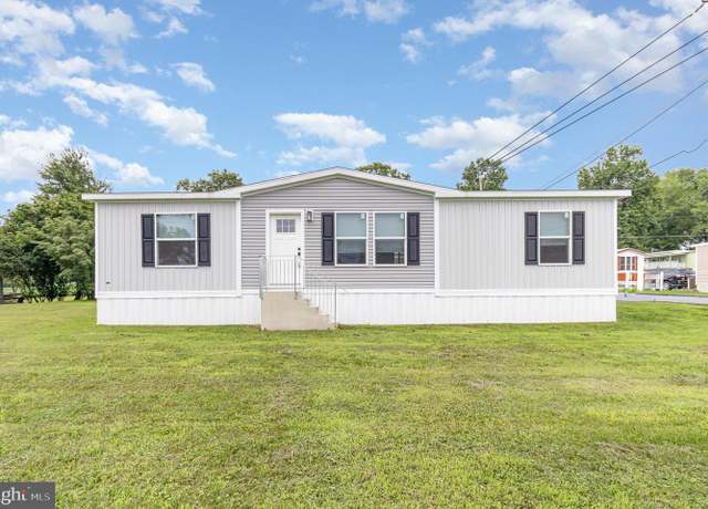 Property at 12 Lebanon Valley Ct, Lebanon, PA 17046, 3 beds, 2 baths