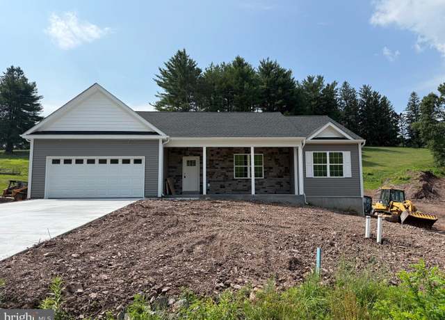 Property at 8 Country Club Rd, Ashland, PA 17921, 3 beds, 2 baths