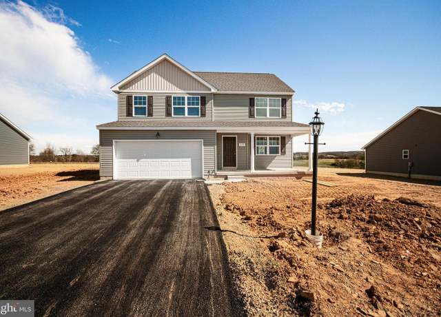Property at 322 Valley View Cir #138, York, PA 17408, 4 beds, 2.5 baths