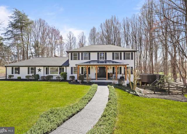 Property at 13101 Laurel Glen Rd, Clifton, VA 20124, 5 beds, 3.5 baths