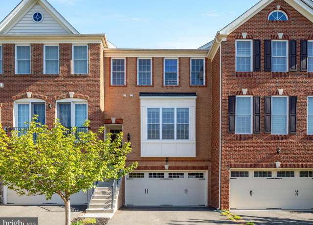 Property at 302 Addivon Ter, Purcellville, VA 20132, 3 beds, 3.5 baths