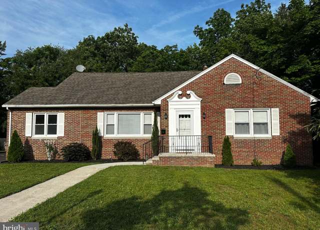 Property at 27 S State St, Vineland, NJ 08360, 3 beds, 1.5 baths