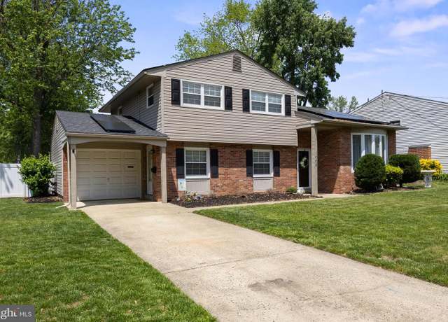 Property at 1008 E Tampa Ave, Cherry Hill, NJ 08034, 4 beds, 3 baths