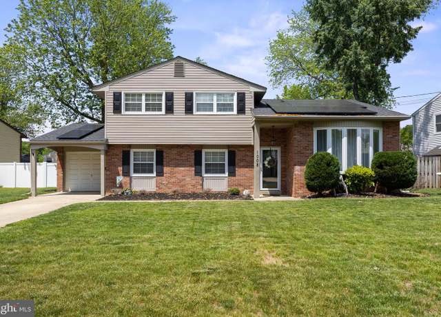 Property at 1008 E Tampa Ave, Cherry Hill, NJ 08034, 4 beds, 3 baths