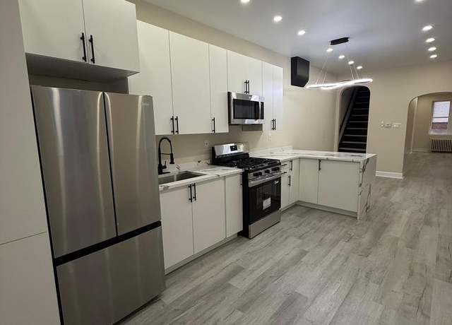 Property at 542 S 9th St, Reading, PA 19602, 5 beds, 2.5 baths