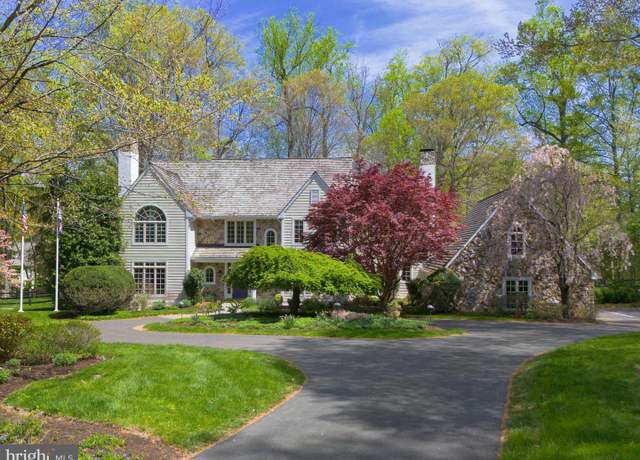 Property at 1264 Farm Rd, Berwyn, PA 19312, 5 beds, 4 baths