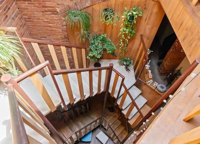 Property at 409 Lancaster Ave, Lancaster, PA 17603, 4 beds, 2.5 baths
