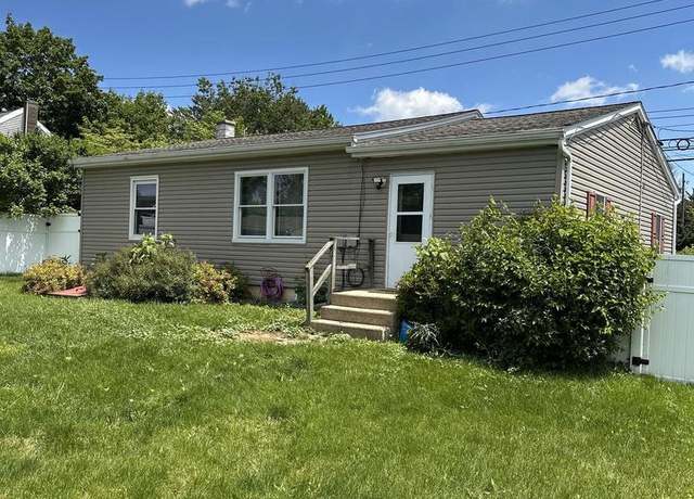 Property at 736 Park Hill Dr, Manheim, PA 17545, 3 beds, 1 bath