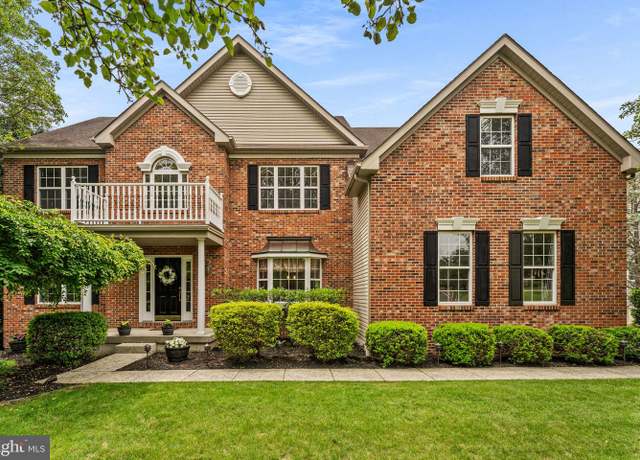 Property at 816 Arbor Ln, Schwenksville, PA 19473, 4 beds, 2.5 baths