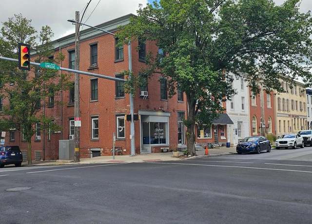 Property at 501 Swede St, Norristown, PA 19401, 6 beds, 4.5 baths