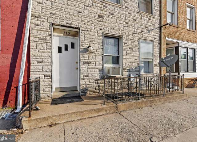 Property at 745 E Market St, York, PA 17403, 5 beds, 2 baths