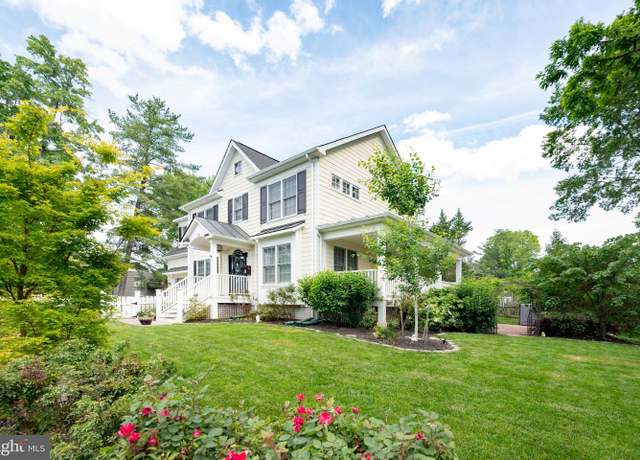 Property at 52 North St, Warrenton, VA 20186, 4 beds, 3.5 baths