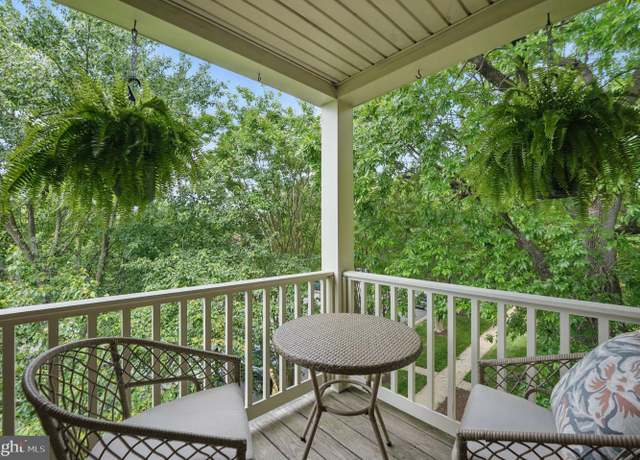 Property at 6618 Boulevard Vw Unit C1, Alexandria, VA 22307, 2 beds, 1 bath