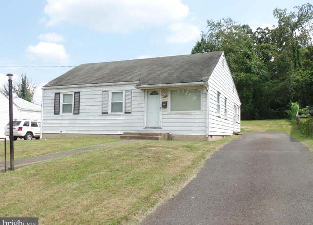 Property at 7727 Lisle Ave, Falls Church, VA 22043, 3 beds, 2 baths