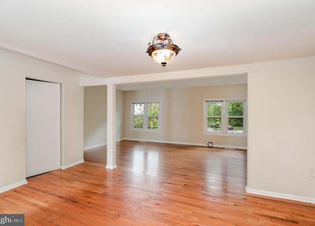 Property at 4551 Casablanca Ct, Annandale, VA 22003, 4 beds, 3.5 baths