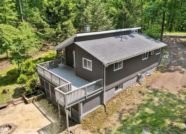 Property at 143 Cricket Ln, Hedgesville, WV 25427, 2 beds, 1 bath