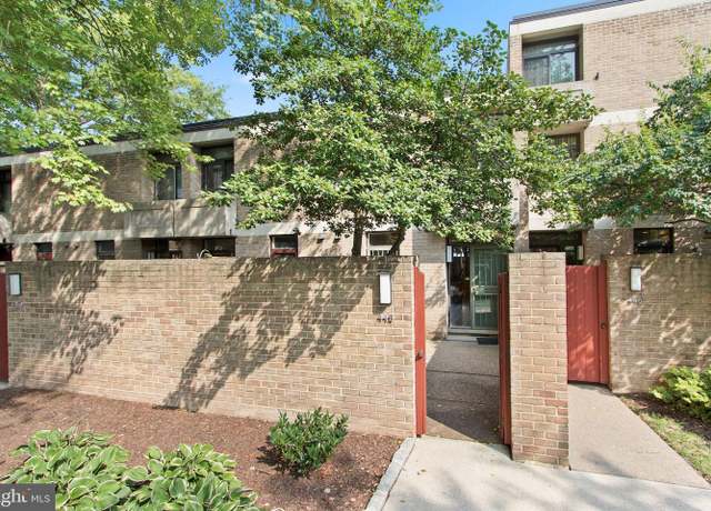 Property at 448 M St SW #4, Washington, DC 20024, 2 beds, 2 baths