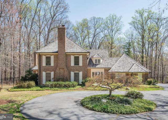 Property at 10101 Bentcross Dr, Potomac, MD 20854, 5 beds, 4.5 baths