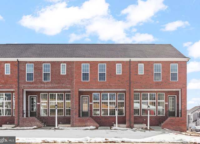 Property at 3115 Trow St, Mechanicsburg, PA 17055, 3 beds, 3 baths