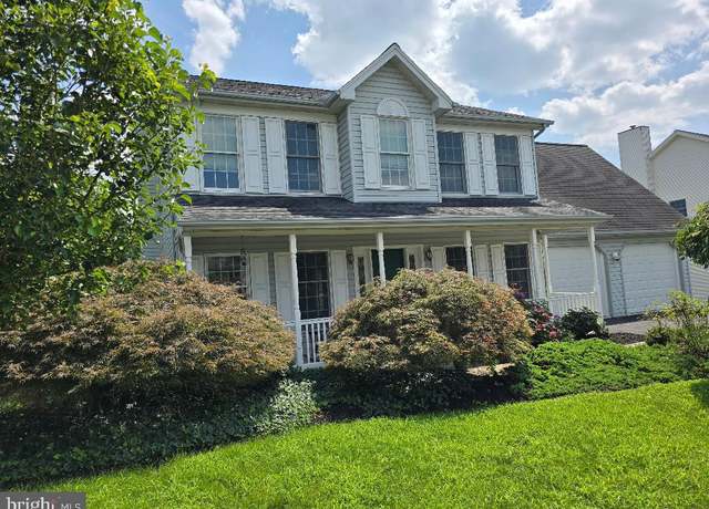 Property at 5021 Inverness Dr, Mechanicsburg, PA 17050, 3 beds, 2.5 baths