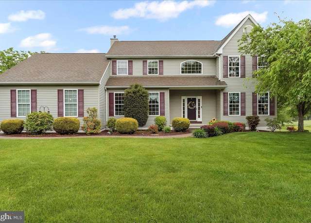 Property at 139 Mallory Ln, Oxford, PA 19363, 4 beds, 2.5 baths