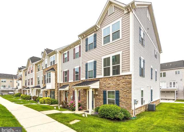 Property at 514 Sapphire Dr, Malvern, PA 19355, 4 beds, 3.5 baths