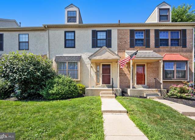 Property at 413 Carpenter Cir, Brookhaven, PA 19015, 2 beds, 2.5 baths