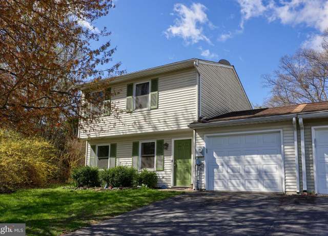 Property at 5 Amber Ct, Millersville, PA 17551, 3 beds, 2.5 baths