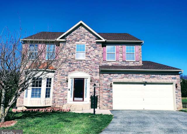 Property at 2775 Quaker Ct, York, PA 17408, 4 beds, 3.5 baths