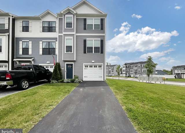 Property at 144 Overlook Dr, Hanover, PA 17331, 3 beds, 2.5 baths