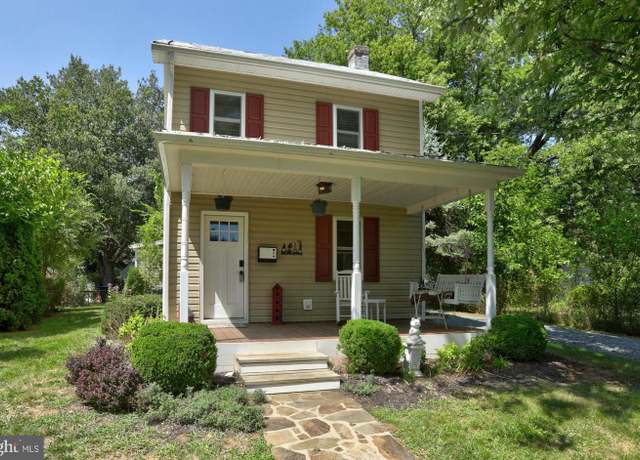Property at 125 Virginia Ave, Berryville, VA 22611, 3 beds, 1.5 baths
